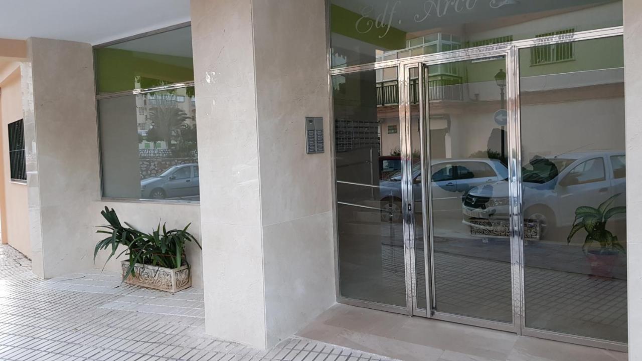 פואנגירולה Beautiful Apartment In Third Line Beach Boliches מראה חיצוני תמונה