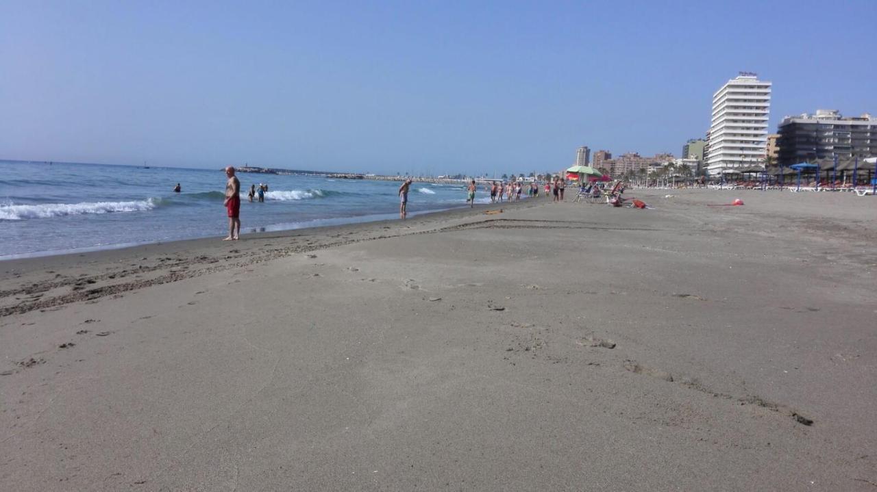פואנגירולה Beautiful Apartment In Third Line Beach Boliches מראה חיצוני תמונה